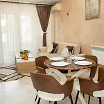 Cozy Flat I Close To Sea Garden & Sports Palace By Flat Mаnаger Lägenhet